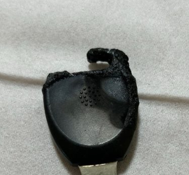 鍵の修理（壊れた樹脂部分の剥離)